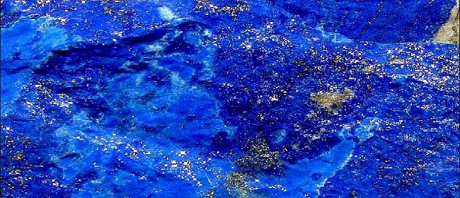 L’attribut alt de cette image est vide, son nom de fichier est Terre-Ciellapis-lazuli-ciel-etoile-bleu-or.jpg.